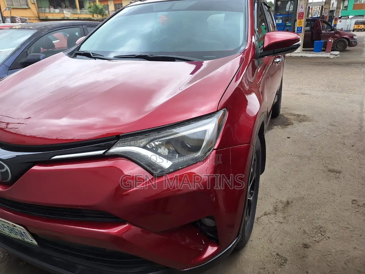 Toyota RAV4 2017 Red
