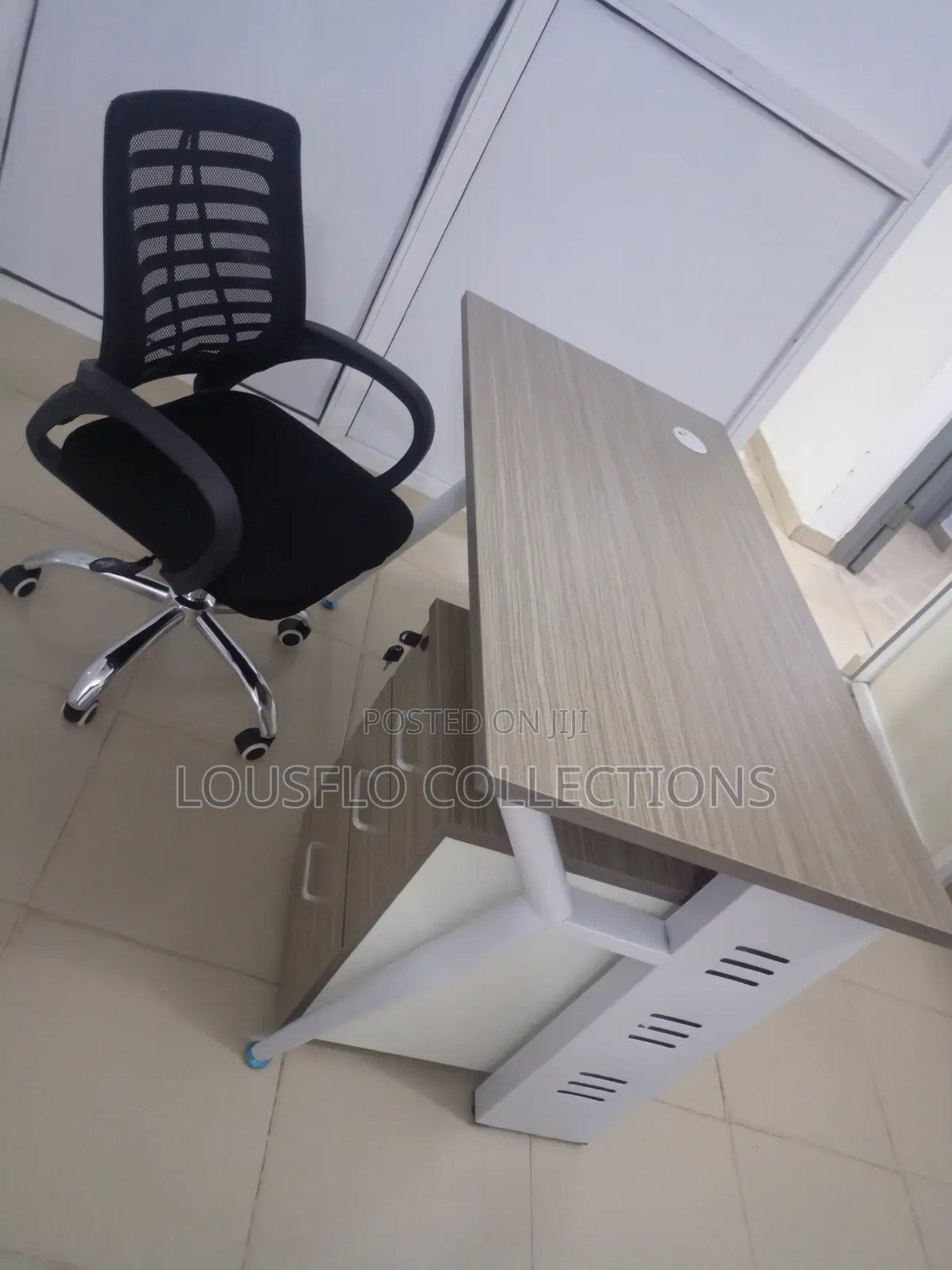 Quality Office Table With 3 Drawer and Chair
