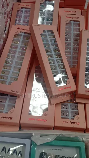 Original Quality Cat Eye Press-on Nails?