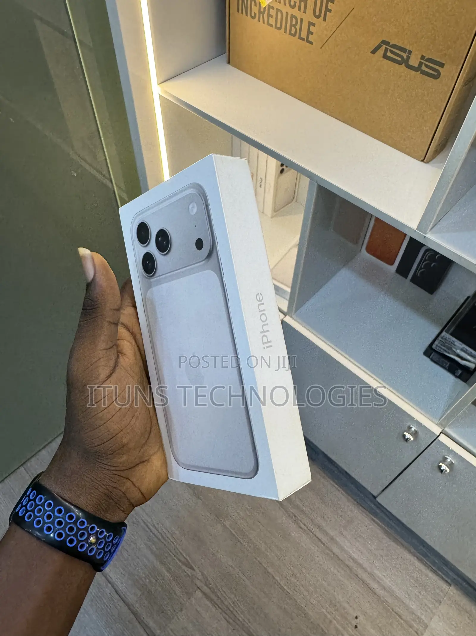 New Apple iPhone 17 Pro Max 2 TB Silver