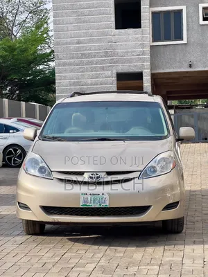 Toyota Sienna XLE AWD 2006 Gold