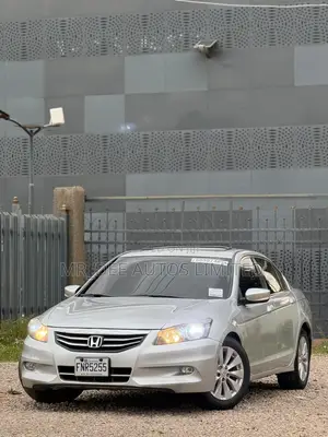 Honda Accord 2010 Silver
