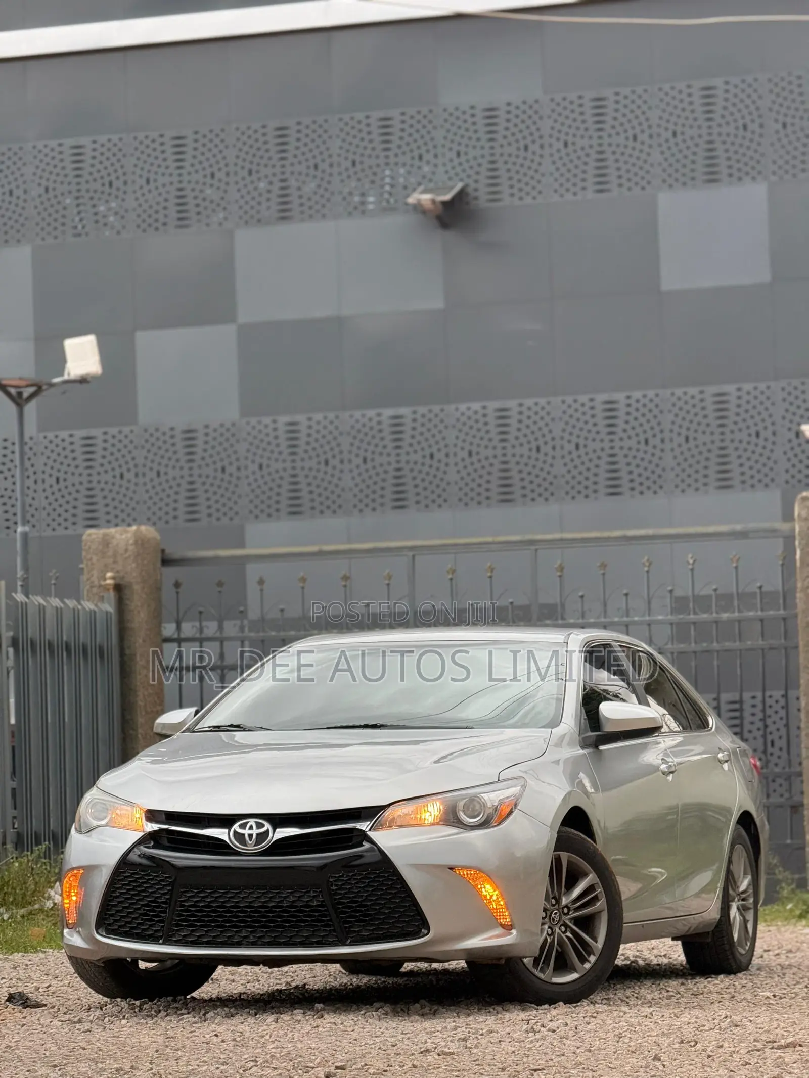 Toyota Camry 2017 Silver