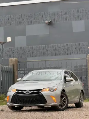 Toyota Camry 2017 Silver