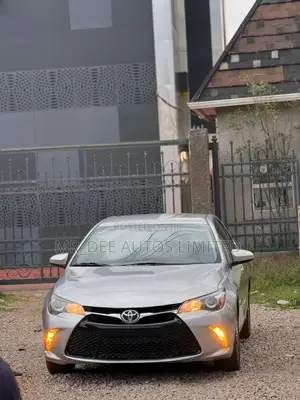 Toyota Camry 2017 Silver