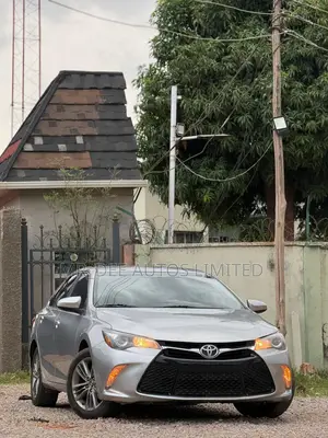 Toyota Camry 2017 Silver