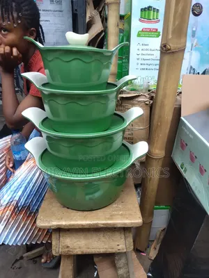 Smart Kitchen Cookware in Green and Pink Variant