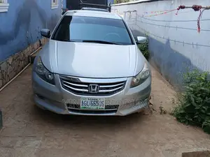 Honda Accord 2011 Silver