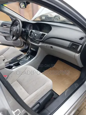 Honda Accord LX 4dr Sedan FWD (2.4L 4cyl 2A) 2013 Silver