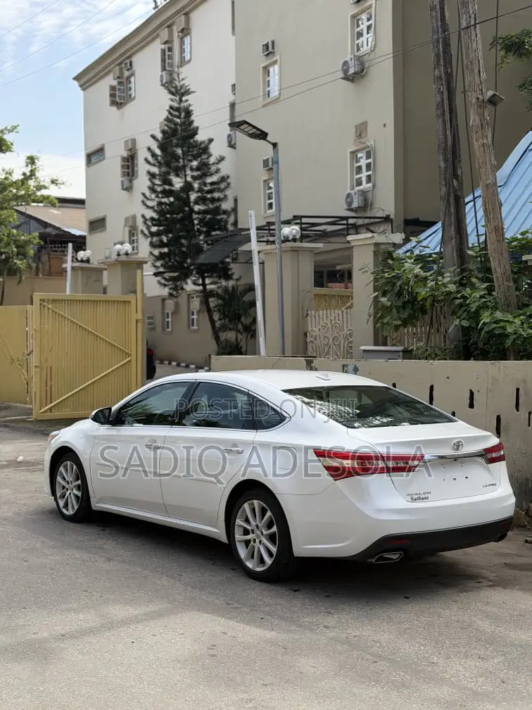 Toyota Avalon 2013 White