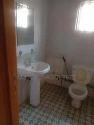 8bdrm Duplex in Iyanganku for rent