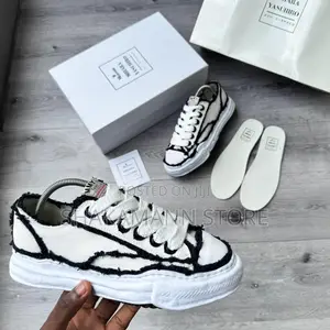 Maison Mihara Yasuhiro Peterson Og Sole Low-Top “Overhanging - White