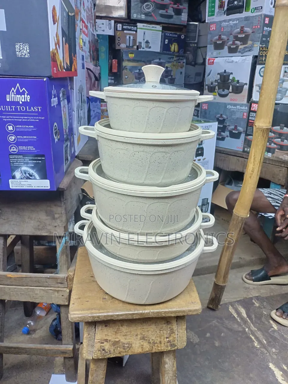 The Royal Dessini Wave Pot