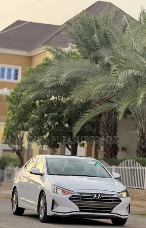 Hyundai Elantra 2019 White