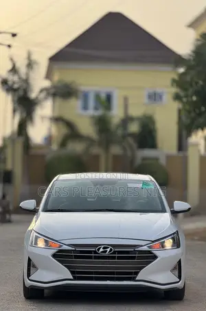 Hyundai Elantra 2019 White