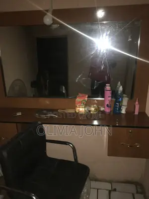 Barbing Mirror