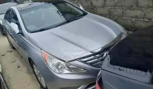 Hyundai Sonata SE 2.0T Sedan FWD (2.0L 4cyl 6A) 2013 Silver