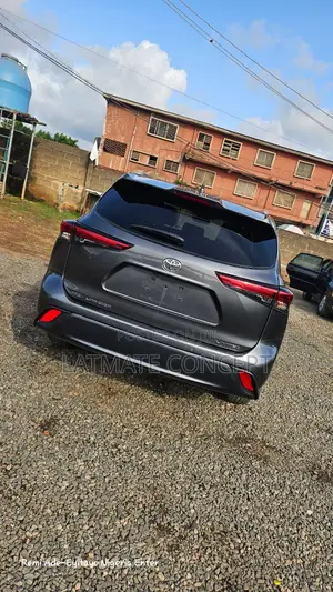 Toyota Highlander 2023 Gray