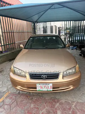 Toyota Camry LE 4dr Sedan (2.4L 4cyl 5M) 2002 Gold