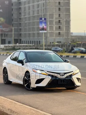 Toyota Camry XSE FWD 2020 White