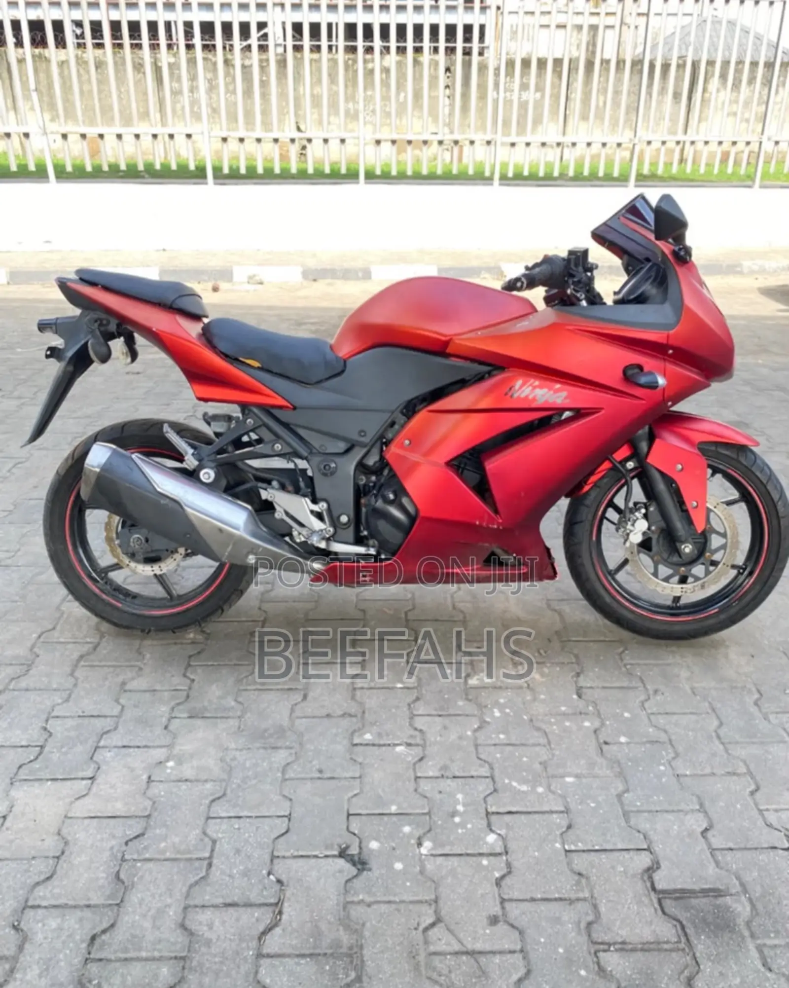 Kawasaki Ninja 300 2013 Red