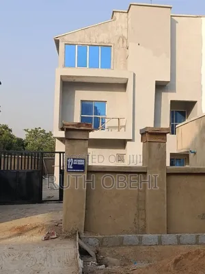 6bdrm House in Ochacho Estate, Life Camp for sale