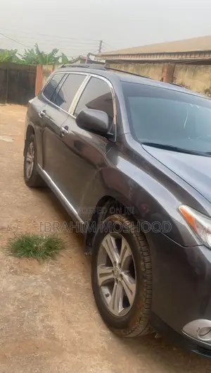 Toyota Highlander Limited 2012 Gray