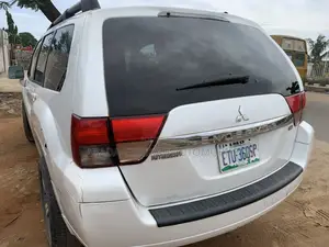 Mitsubishi Endeavor SE 2010 White