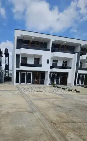 4bdrm Townhouse / Terrace in Guzape District for rent