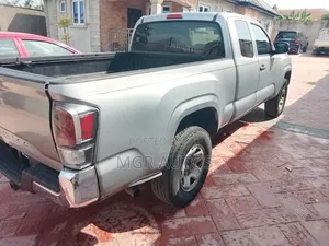 Toyota Tacoma 2017 Silver
