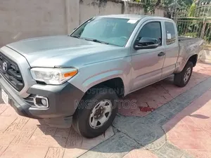 Toyota Tacoma 2017 Silver