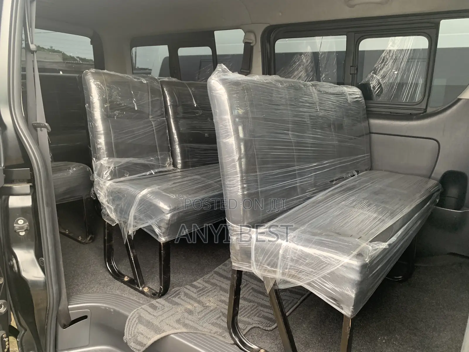 Toyota HiAce 2016 Black