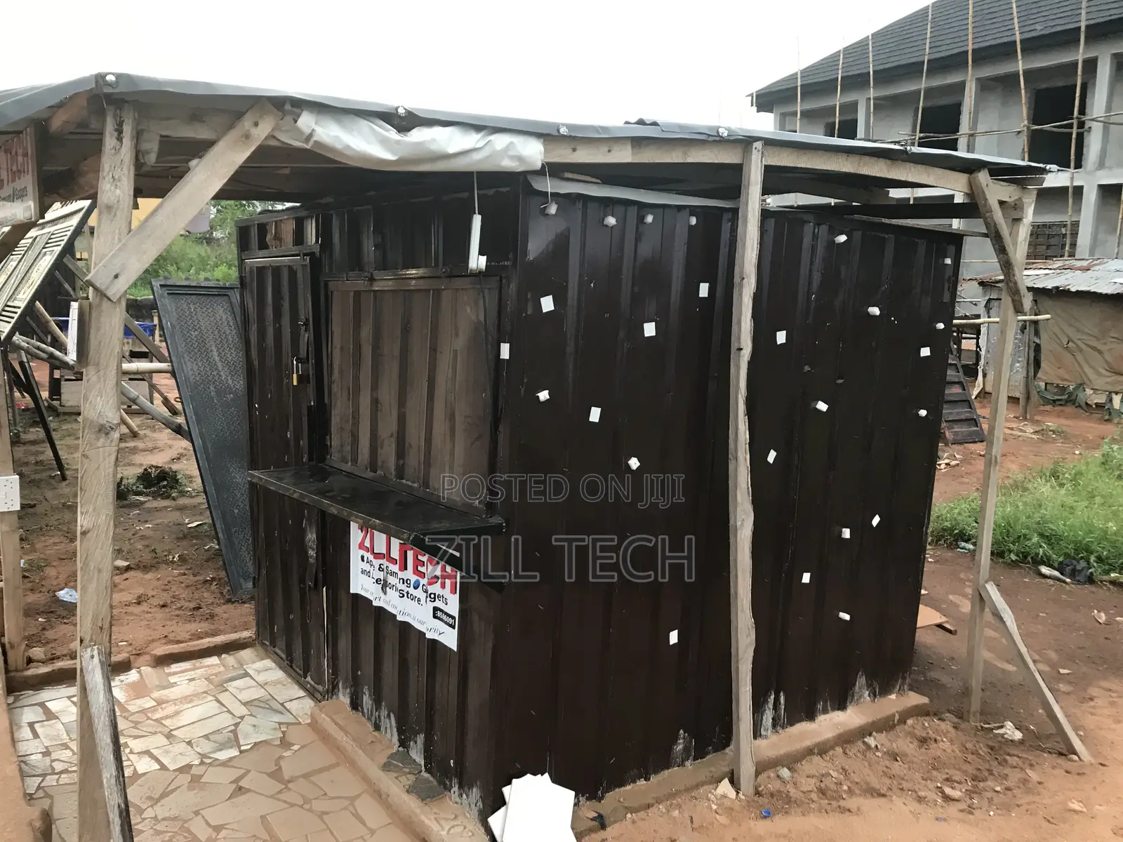 Container Shop Caravan With Roofing