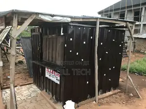 Container Shop Caravan With Roofing