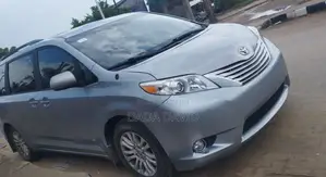 Toyota Sienna 2014 Silver