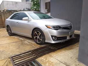 Toyota Camry XLE 4dr Sedan (2.5L 4cyl 6A) 2013 Silver