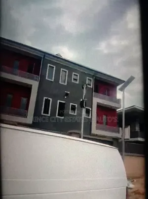 3bdrm Block of Flats in Pedro for sale