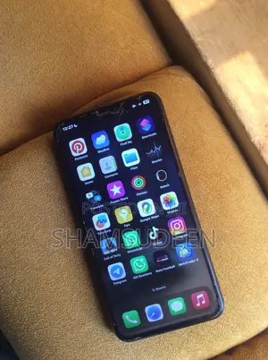 Apple iPhone XS Max 64 GB Black