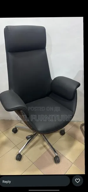 Modern Executive Leather Office Chair / Boardroom Visitor Chair