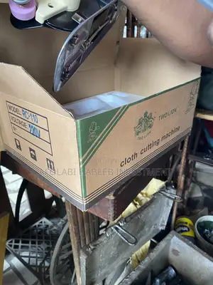 Cloth Cutting Machine