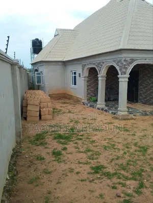 Furnished 3bdrm Bungalow in 4Salehousings Estate for sale
