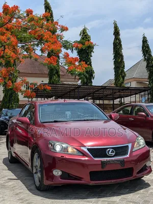 Lexus IS 250 C Automatic 2011 Maroon