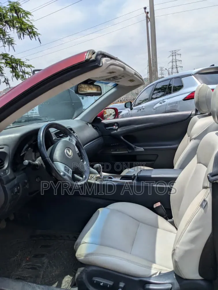 Lexus IS 250 C Automatic 2011 Maroon