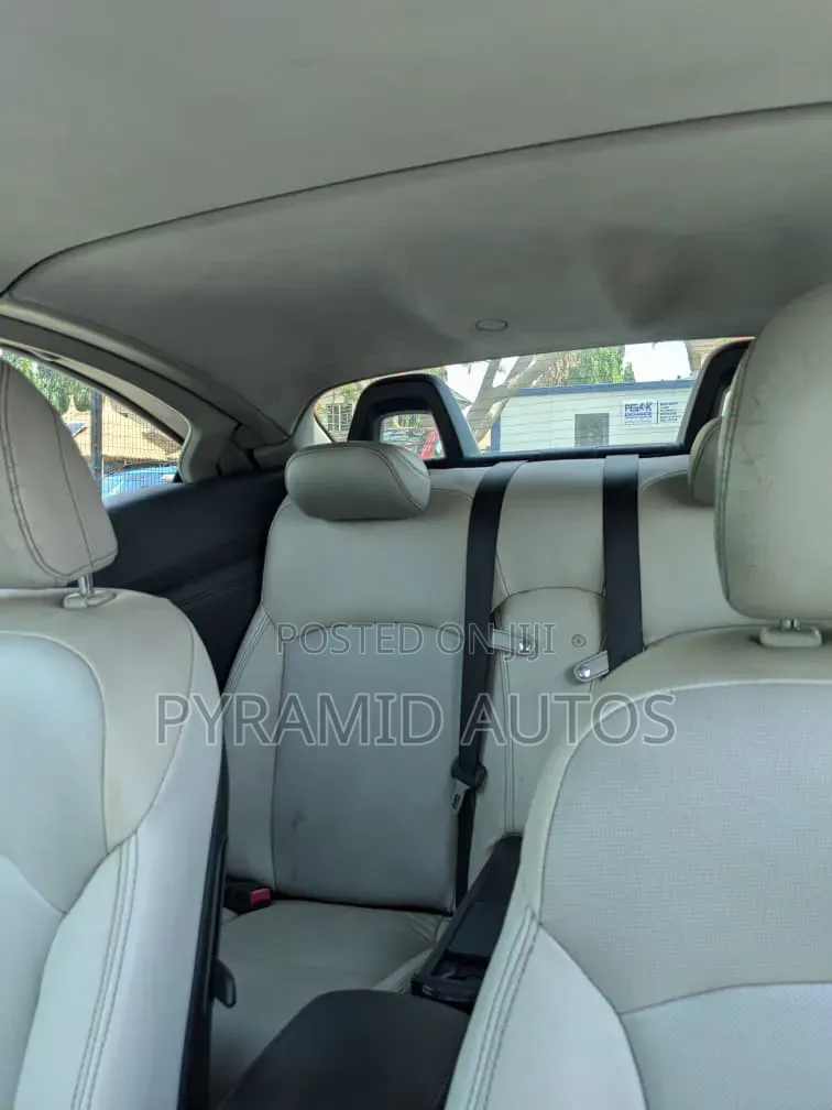 Lexus IS 250 C Automatic 2011 Maroon