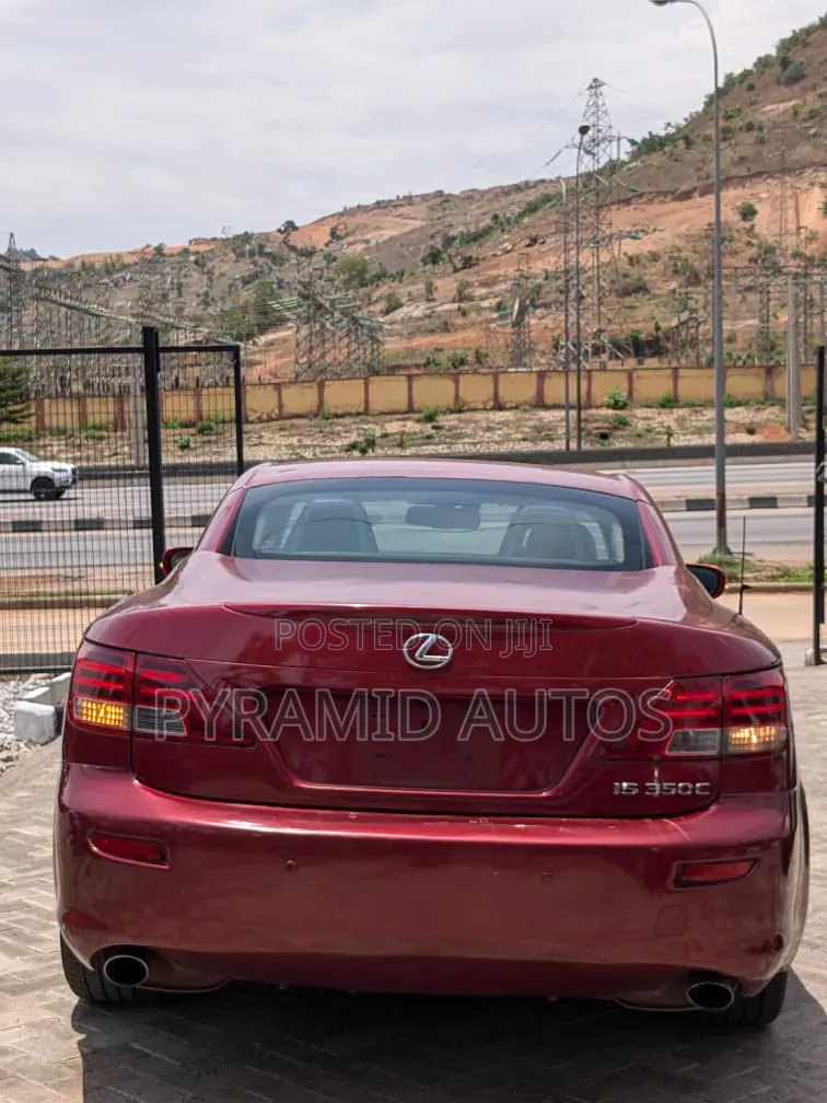 Lexus IS 250 C Automatic 2011 Maroon