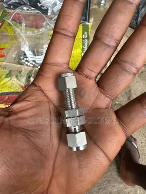 Bulk Head 1/4" Od