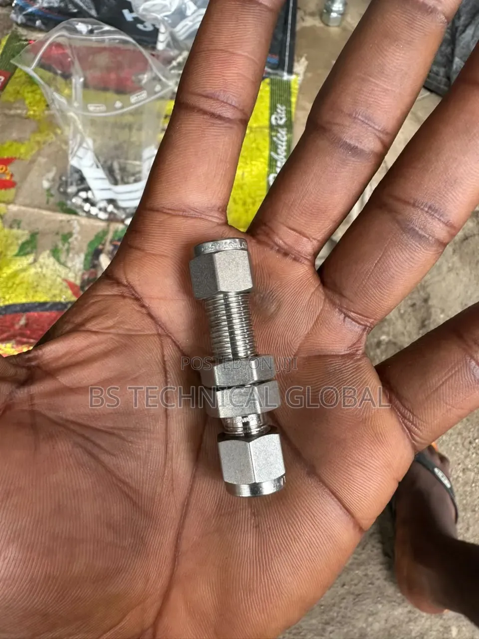 Bulk Head 1/4" Od