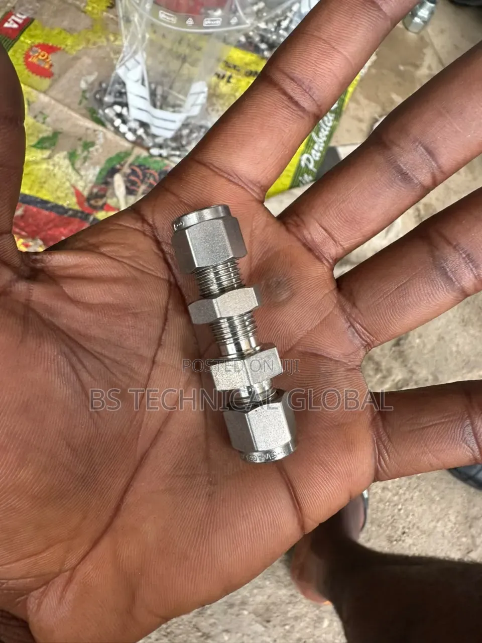 Bulk Head 1/4" Od