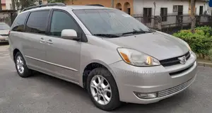Toyota Sienna XLE 2005 Silver