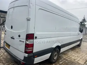 Mercedes-Benz Sprinter 2010 White